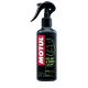 cistic-prilby-motul-new-mc-care-m1-helmet-and-visor-clean-250ml-102992-mxsport