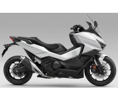 Motocykel HONDA Forza 750 (PEARL GLARE WHITE NHB53)